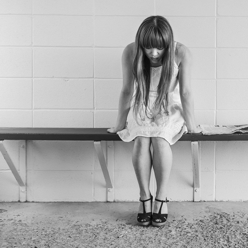 worried-girl-413690_1920 - copia